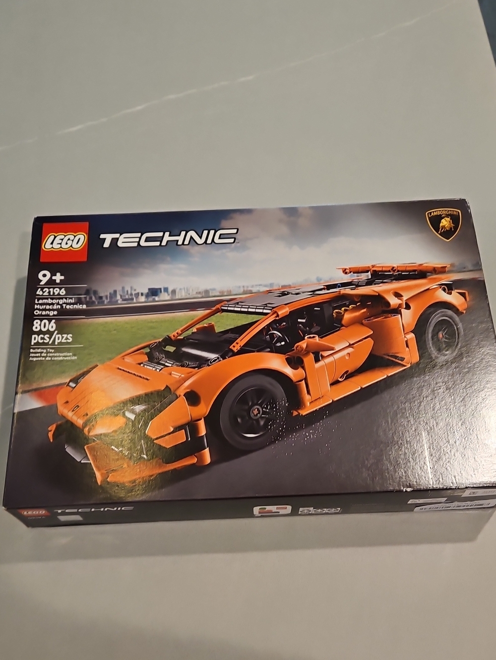 Lego NIB Orange Lamborghini Huracán Tecnica (42196)